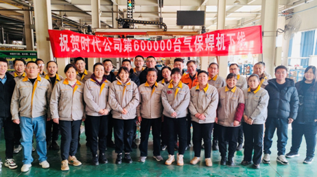 風(fēng)雨中馳而不息，奮斗中砥礪前行